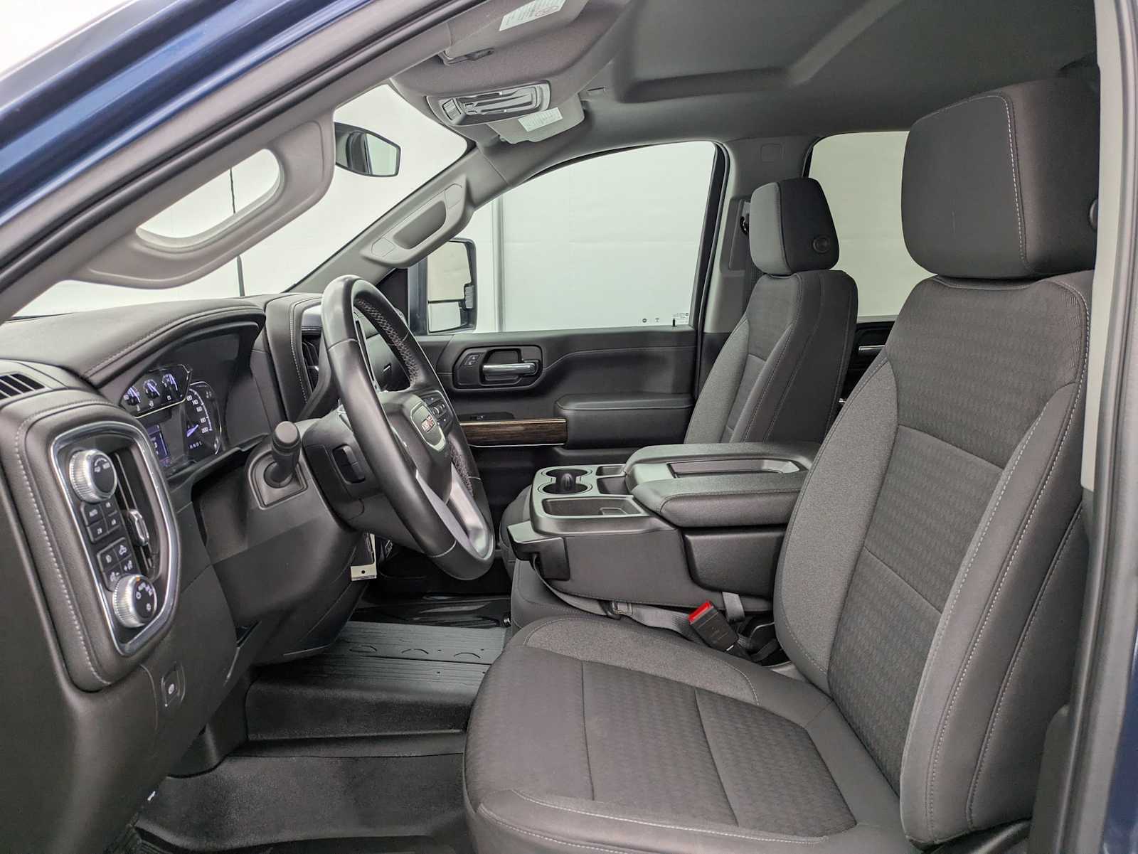 Thumbnail: 2023 GMC Sierra 3500 - 18