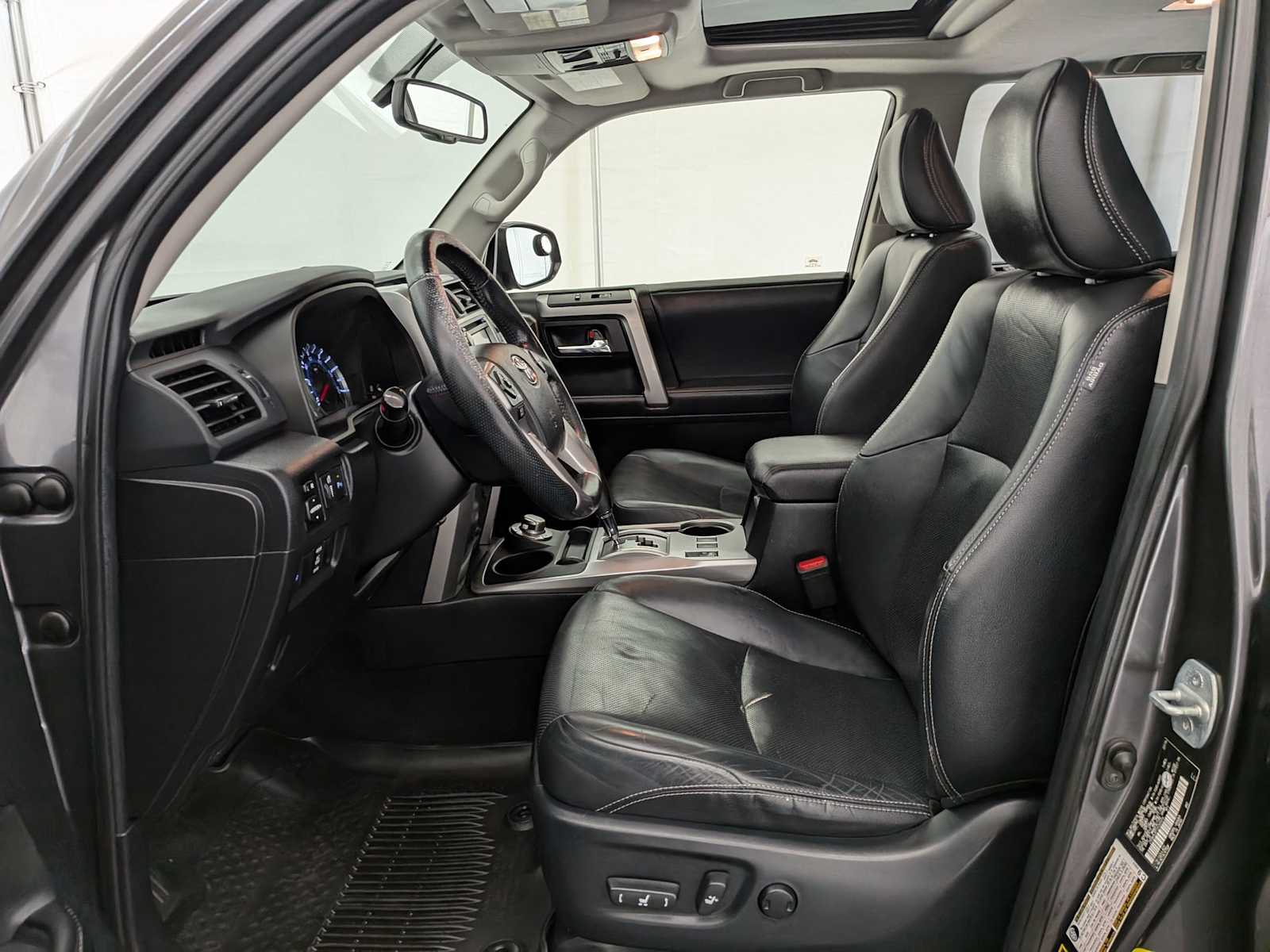 Thumbnail: 2016 Toyota 4Runner - 16