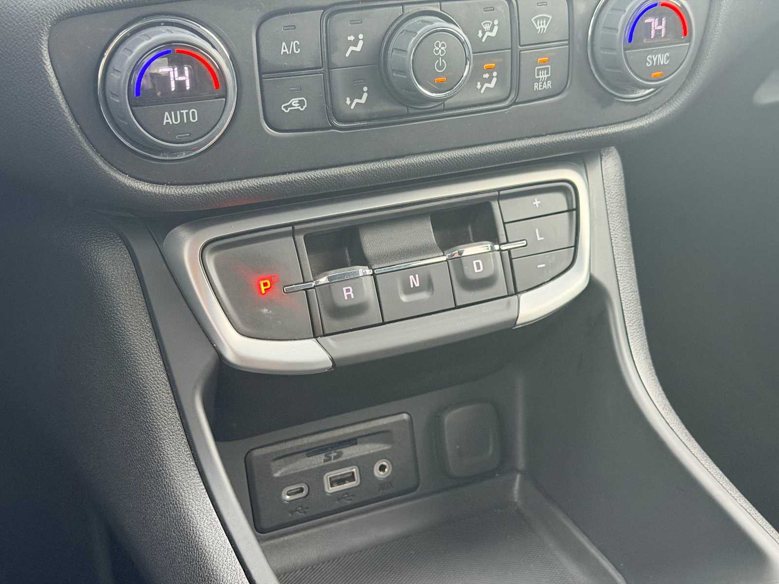 Thumbnail: 2024 GMC Terrain - 33