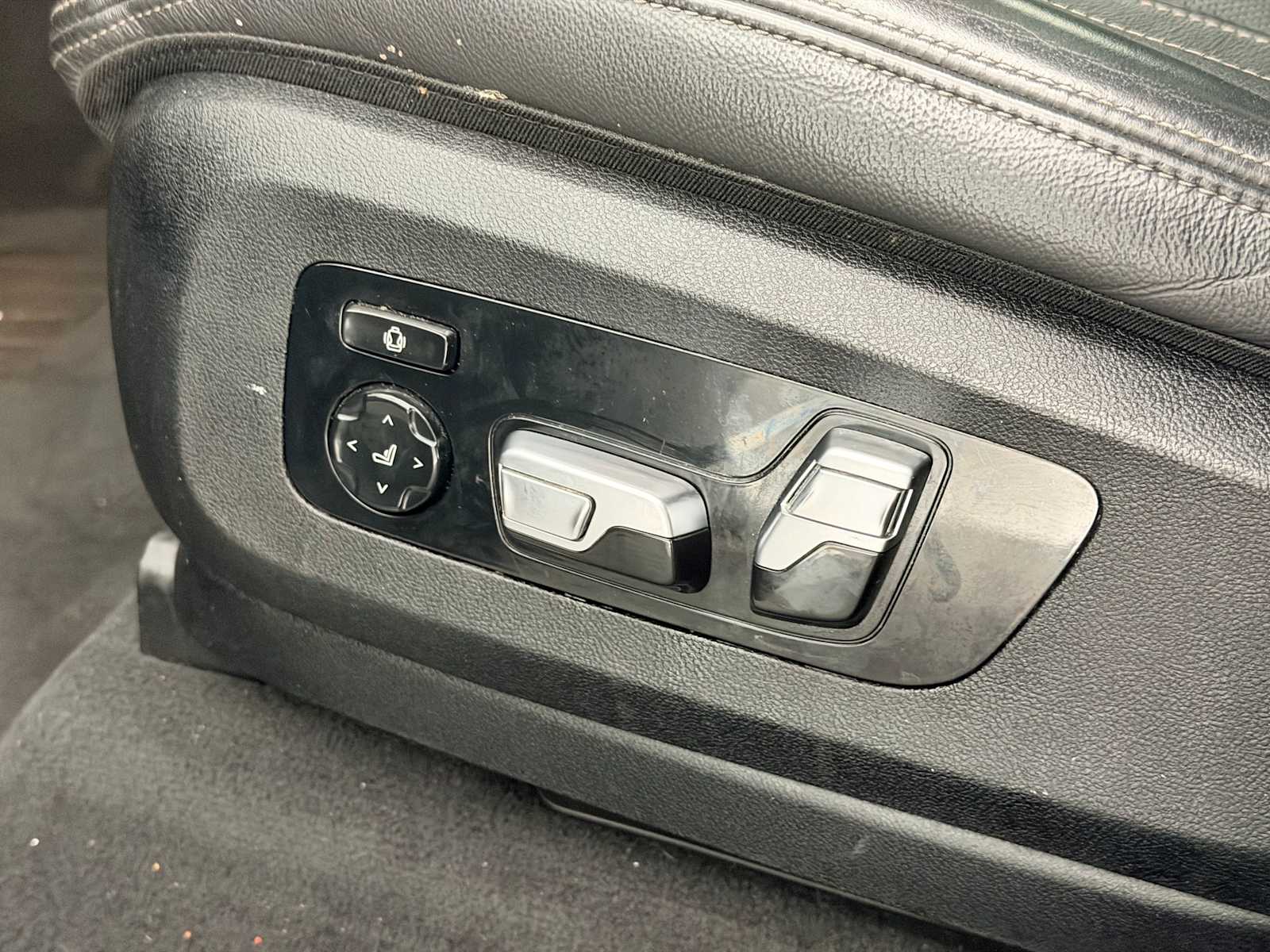 Thumbnail: 2022 BMW X7 - 18