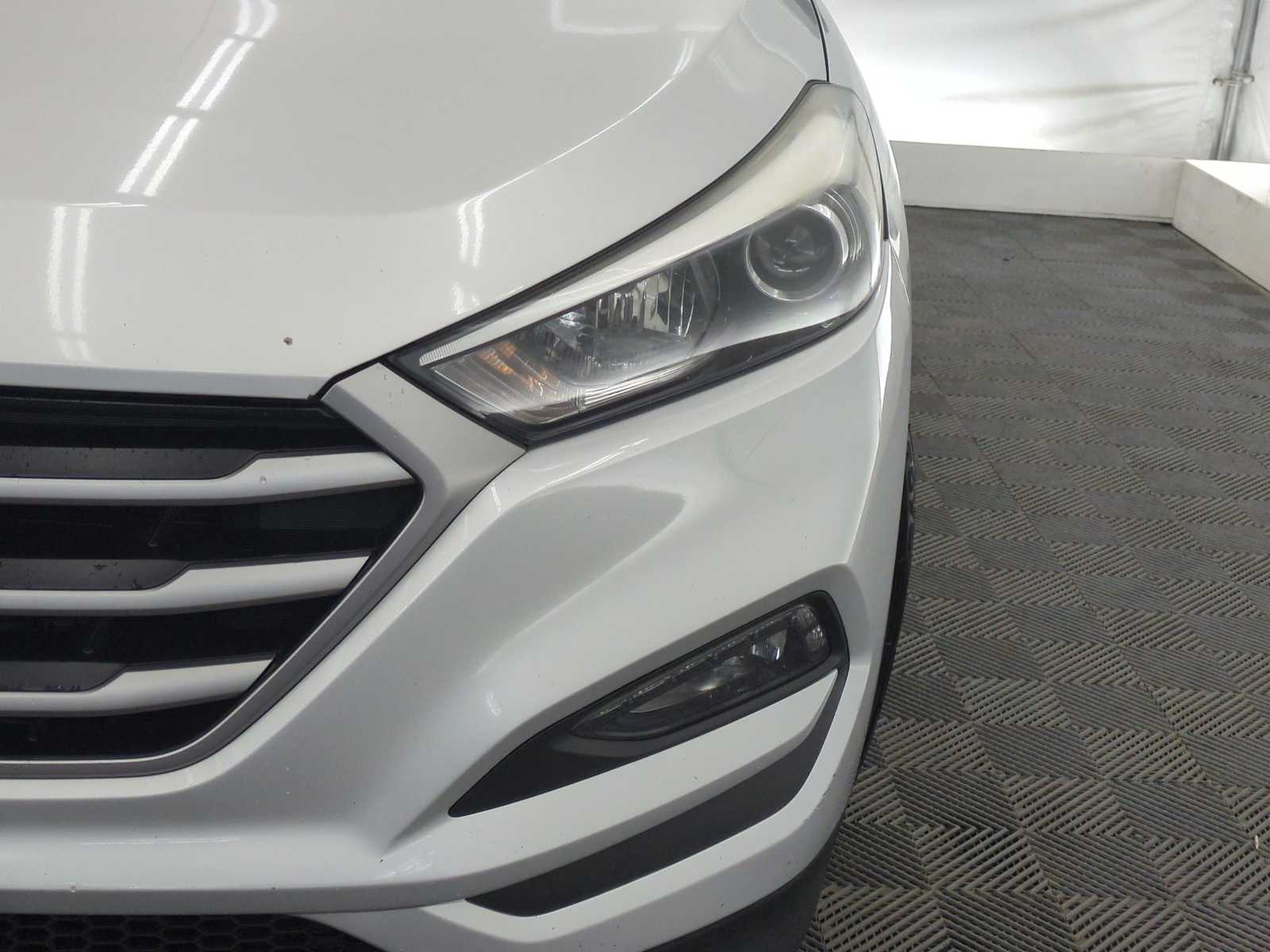 Thumbnail: 2017 Hyundai Tucson - 10