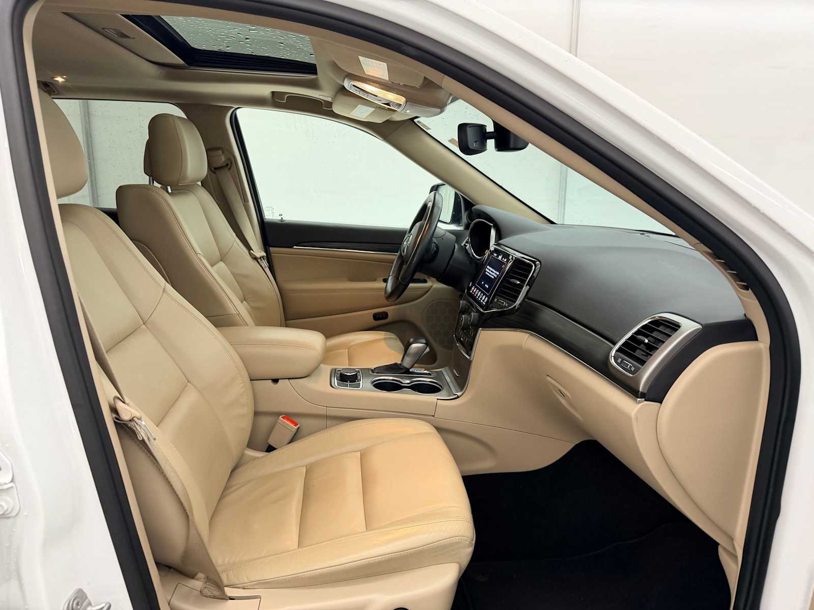 Thumbnail: 2021 Jeep Grand Cherokee - 23