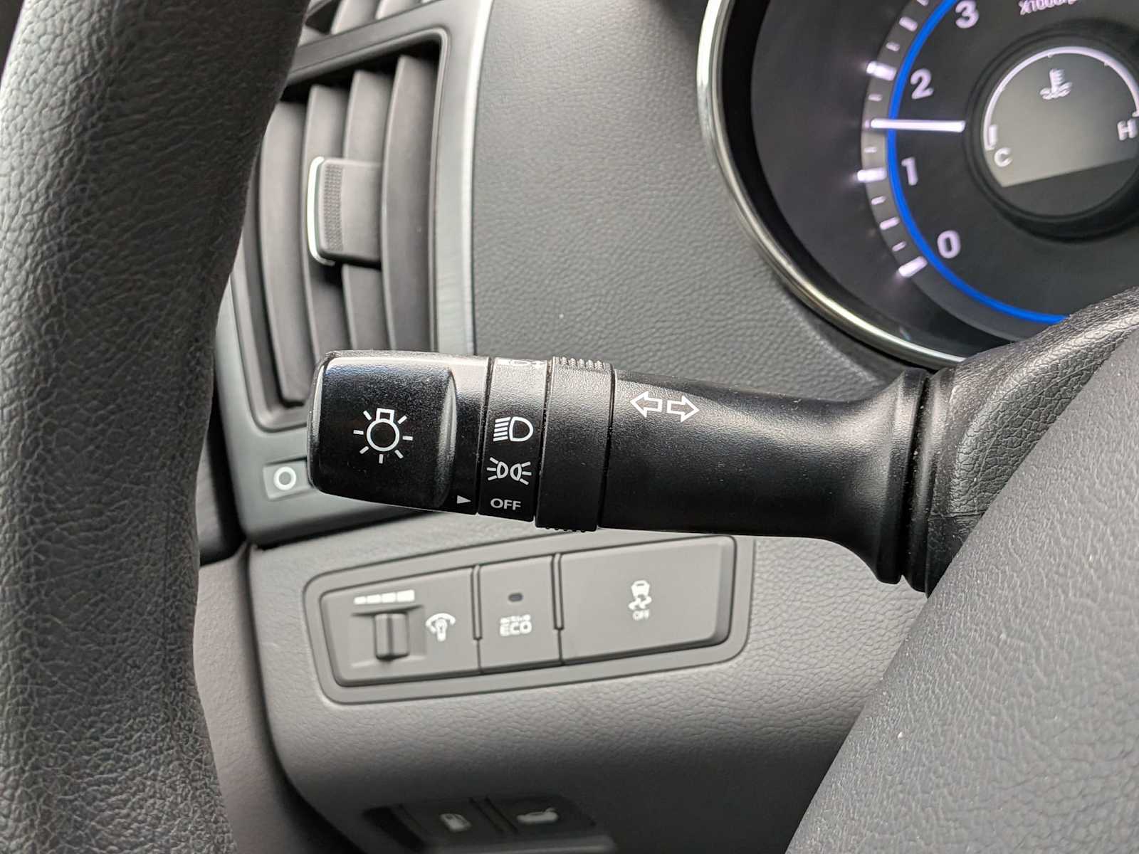 Thumbnail: 2011 Hyundai Sonata - 26