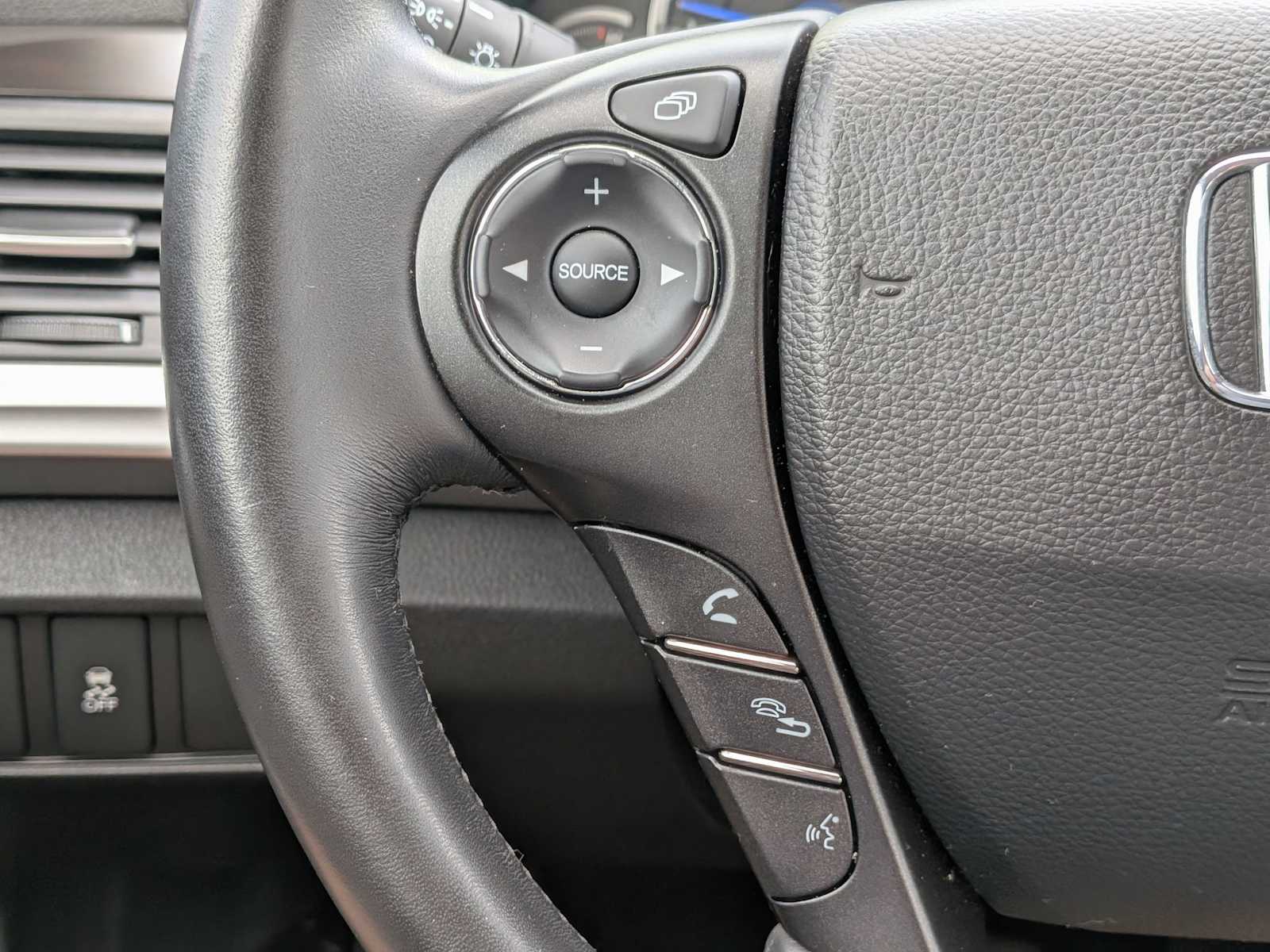 Thumbnail: 2013 Honda Crosstour - 23