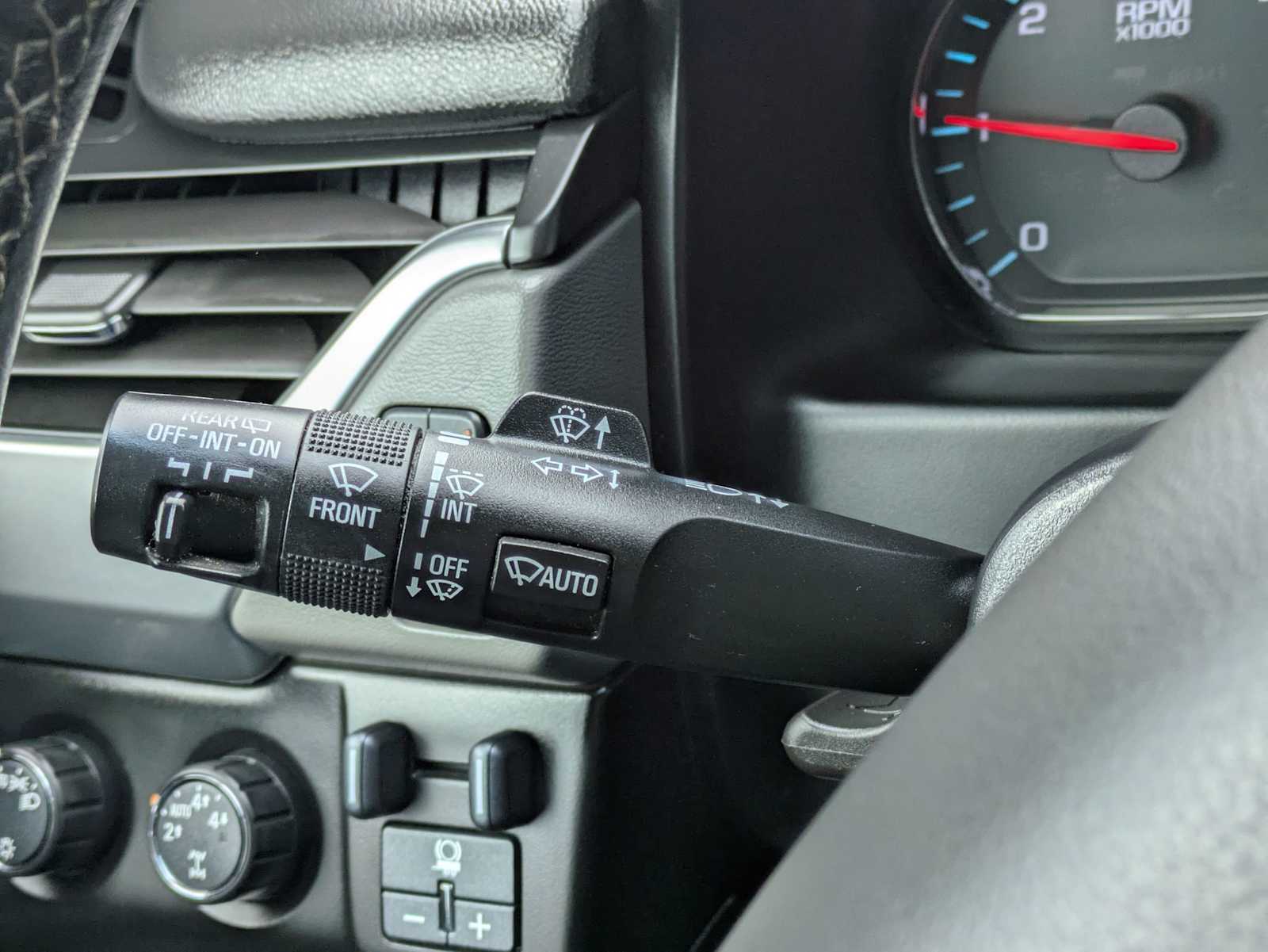 Thumbnail: 2015 Chevrolet Tahoe - 27