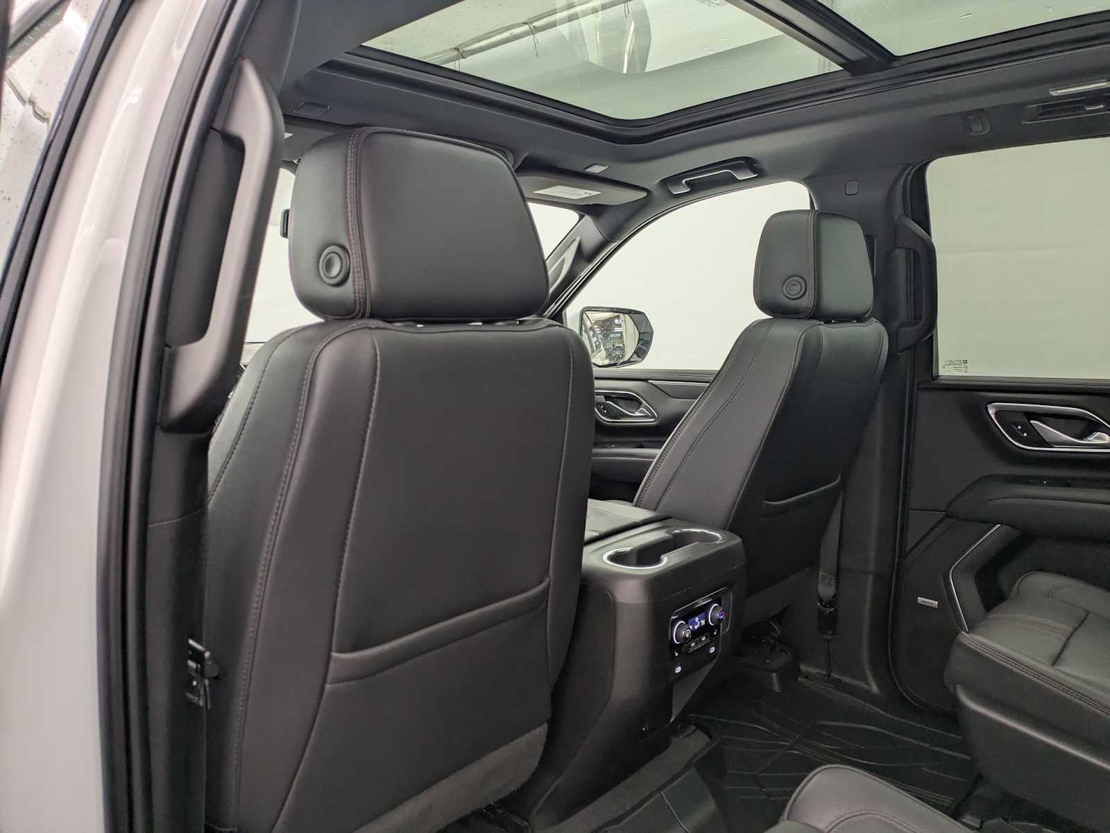 Thumbnail: 2022 Chevrolet Tahoe - 19