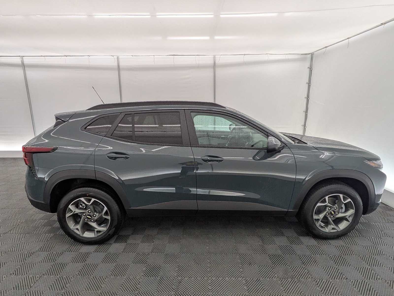 Thumbnail: 2026 Chevrolet Trax - 7