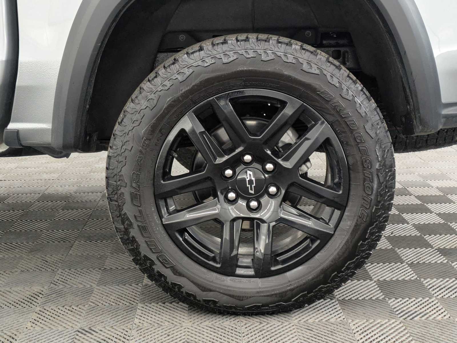 Thumbnail: 2024 Chevrolet Colorado - 13