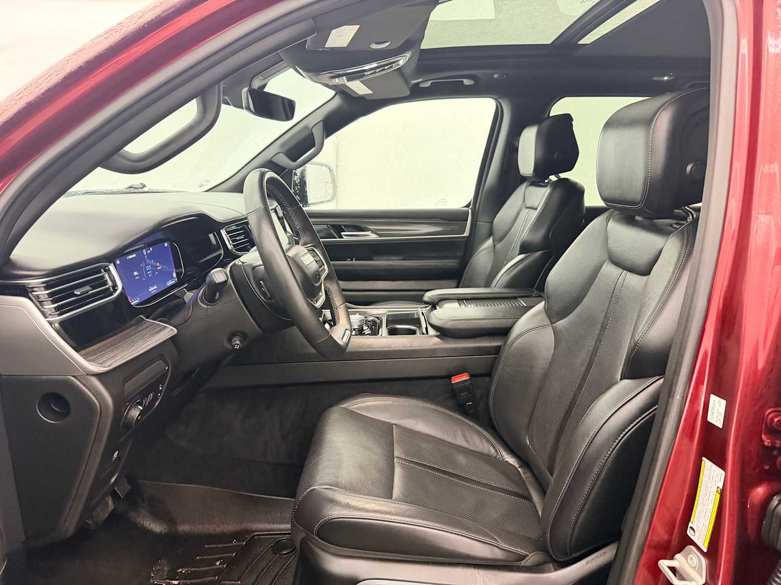 Thumbnail: 2023 Jeep Wagoneer - 16