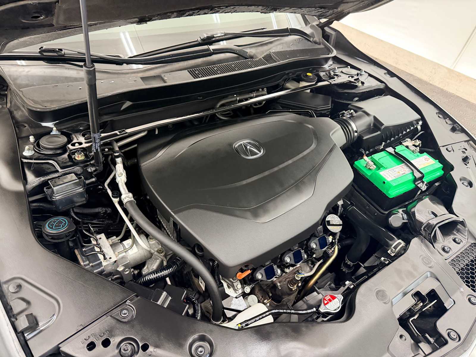 Thumbnail: 2015 Acura TLX - 14