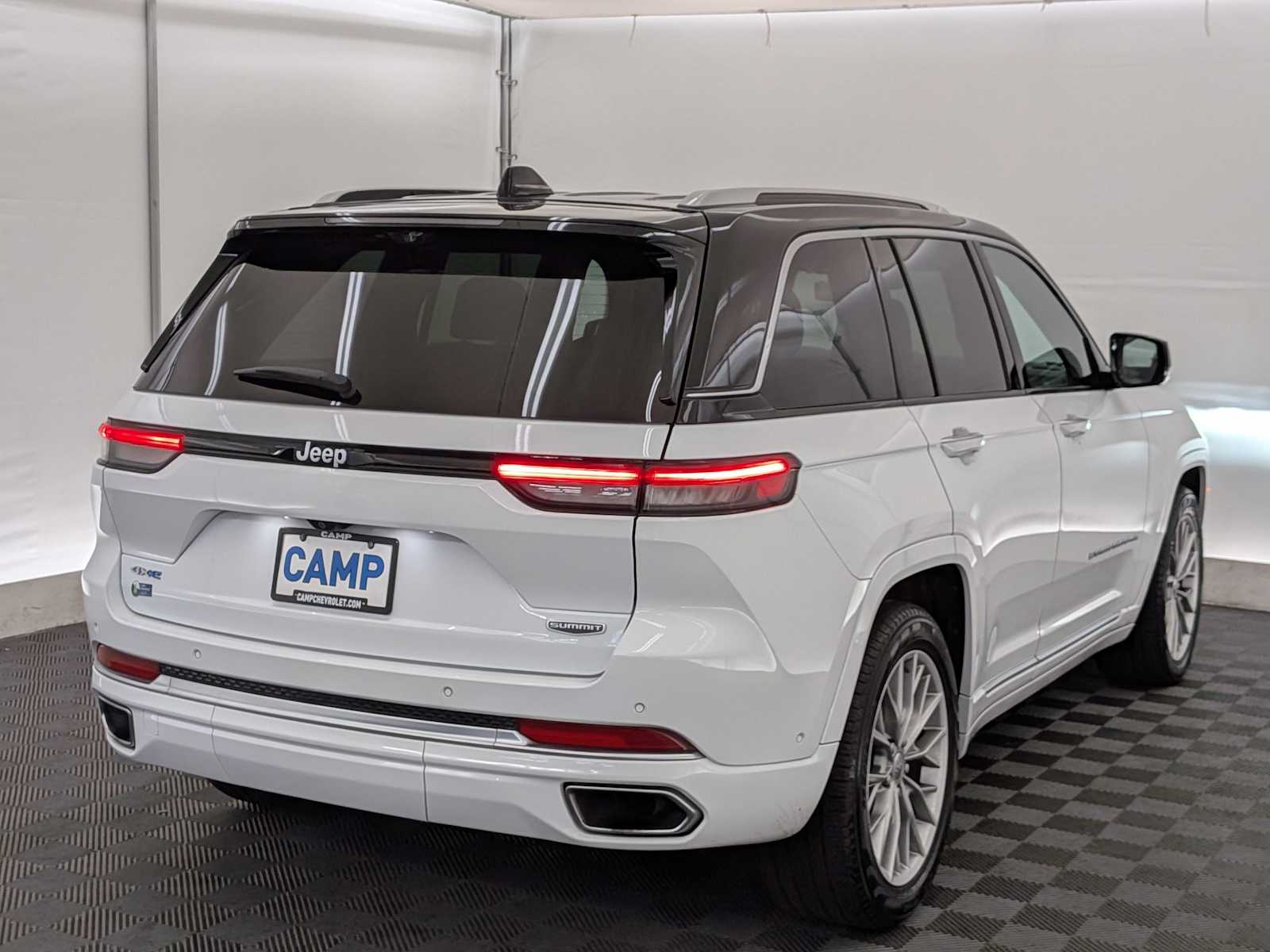 Thumbnail: 2023 Jeep Grand Cherokee - 6