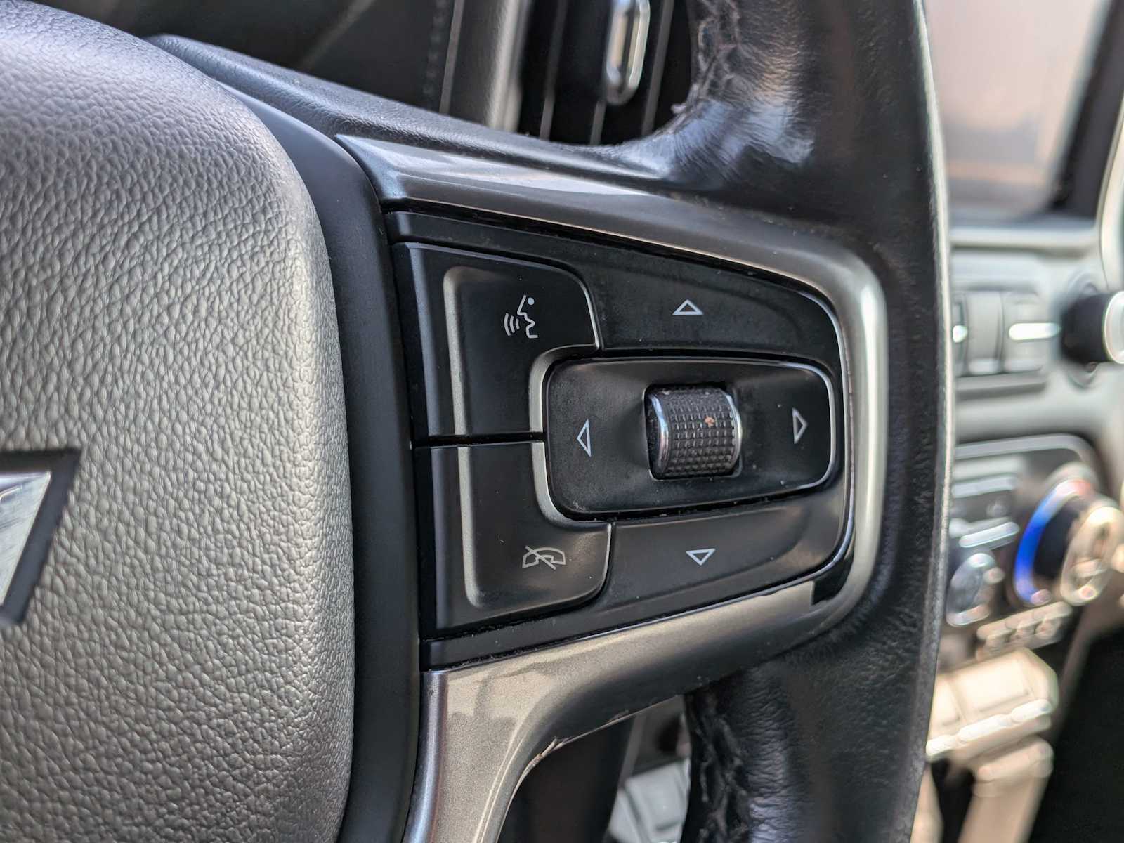 Thumbnail: 2020 Chevrolet Silverado 3500 - 28