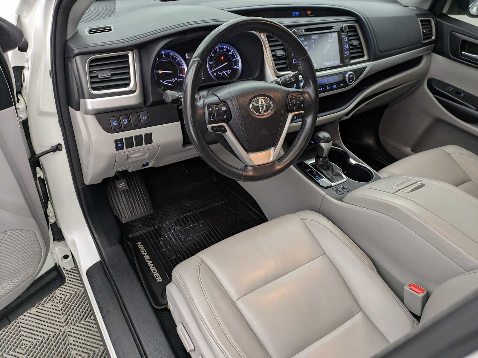 Thumbnail: 2018 Toyota Highlander - 2