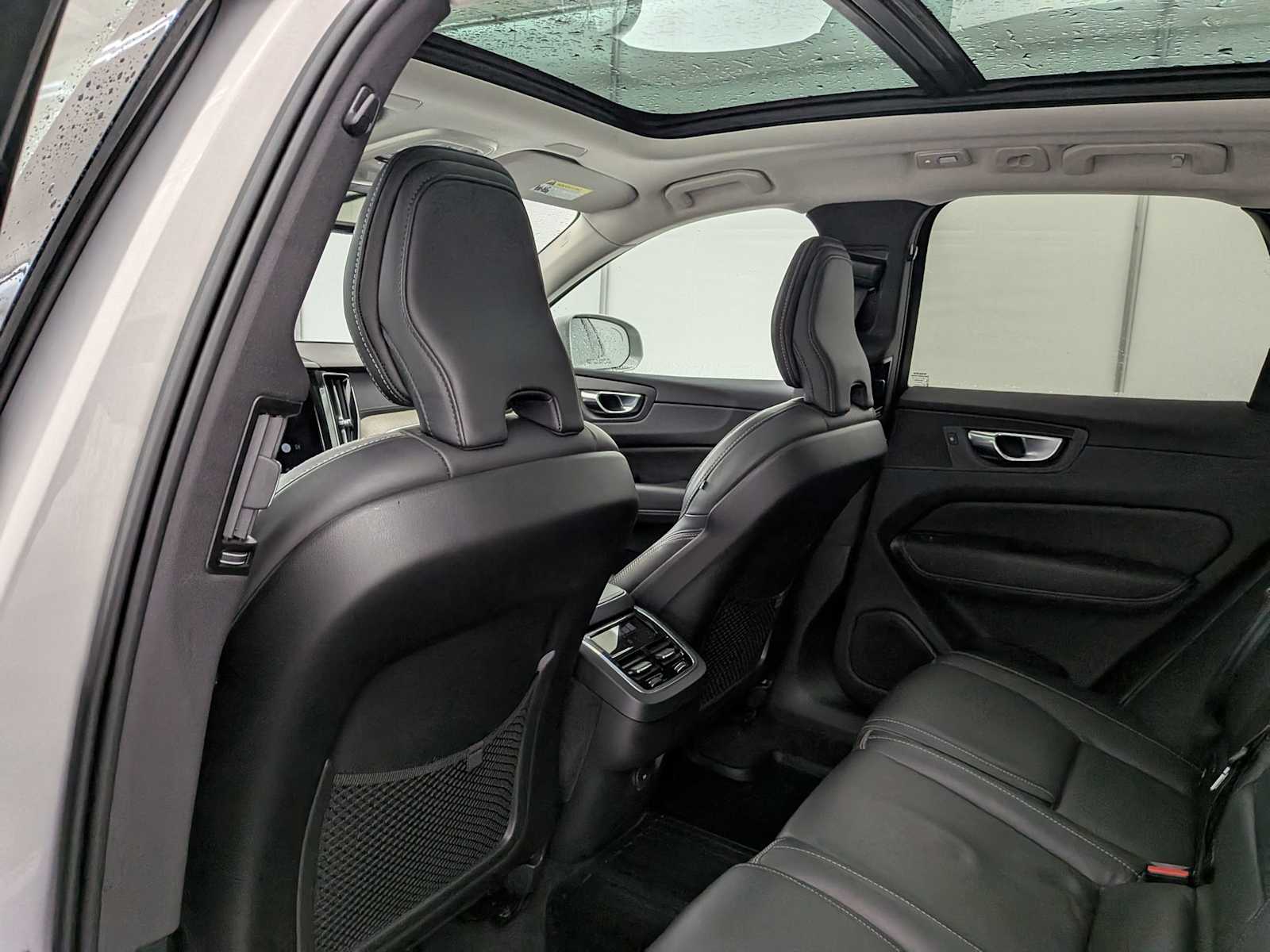 Thumbnail: 2022 Volvo XC60 - 19