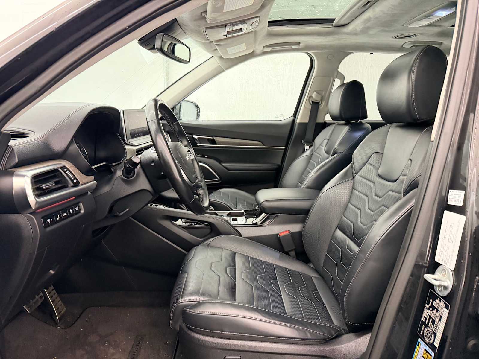 Thumbnail: 2022 Kia Telluride - 16