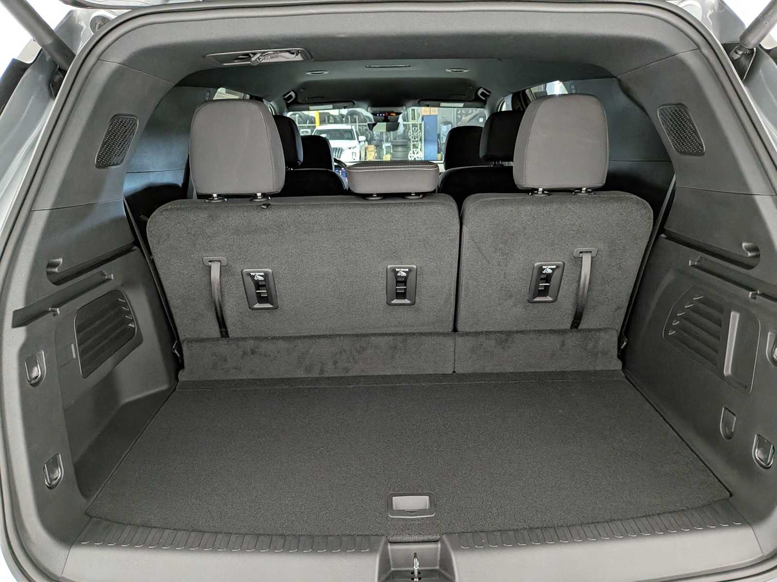 Thumbnail: 2026 Chevrolet Traverse - 32