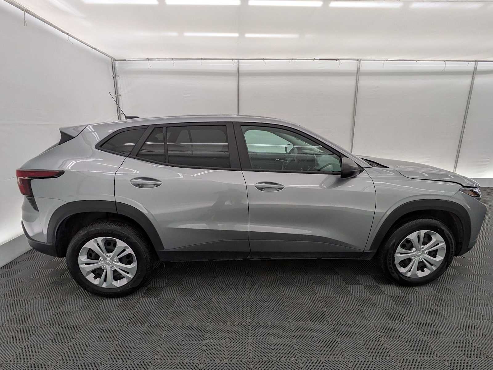 Thumbnail: 2025 Chevrolet Trax - 7