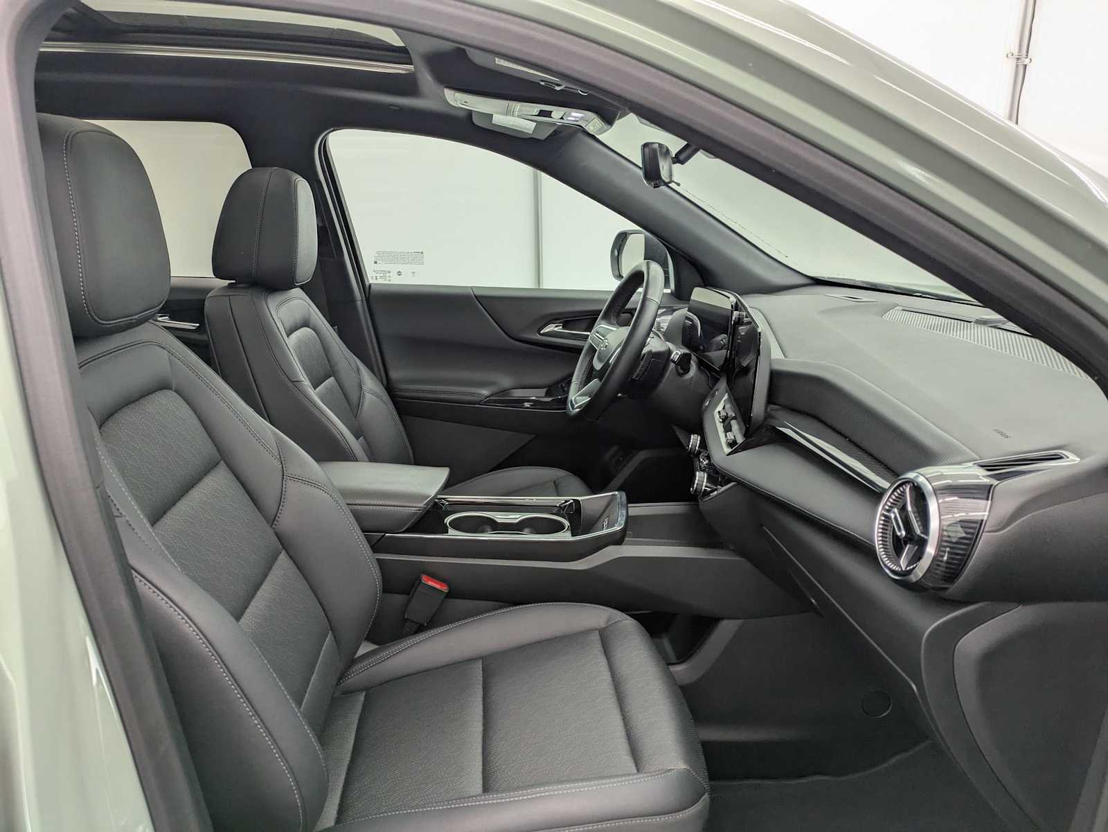 Thumbnail: 2025 Chevrolet Equinox - 22