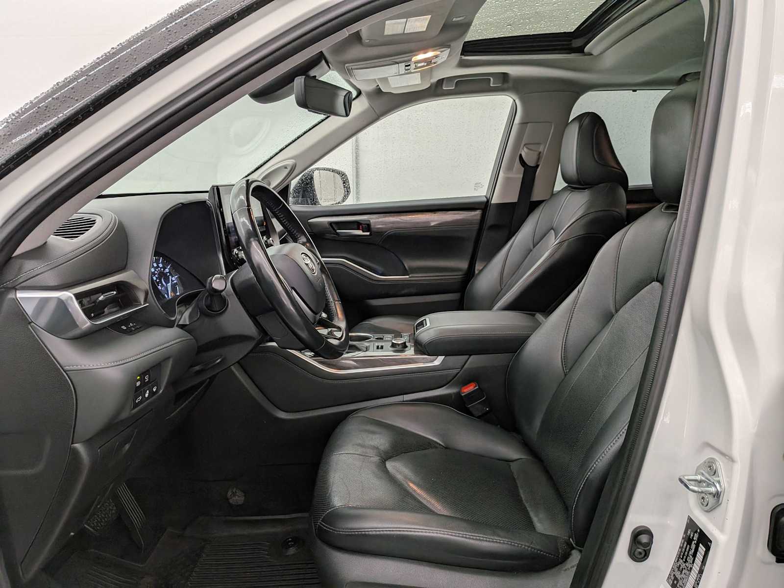 Thumbnail: 2021 Toyota Highlander - 17