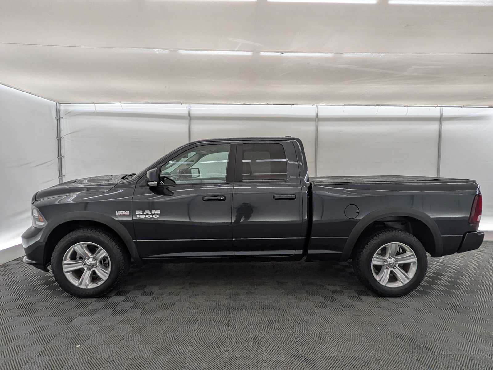 2013 Ram 1500 Sport photo 2