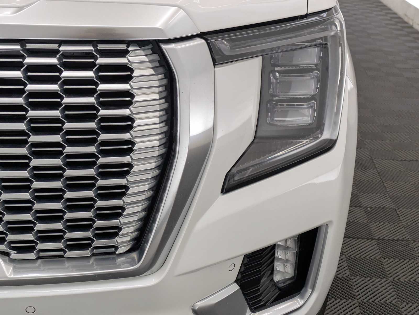 2022 GMC Yukon Denali 10