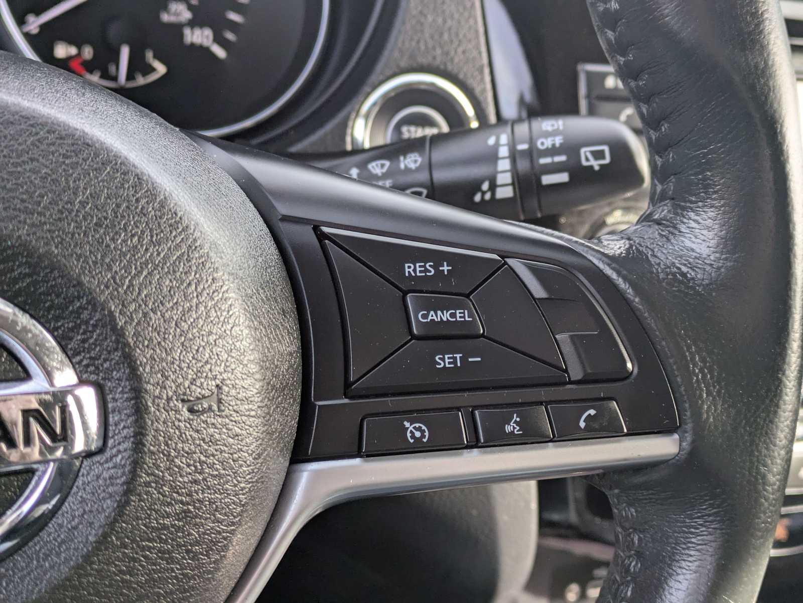 Thumbnail: 2018 Nissan Rogue - 25