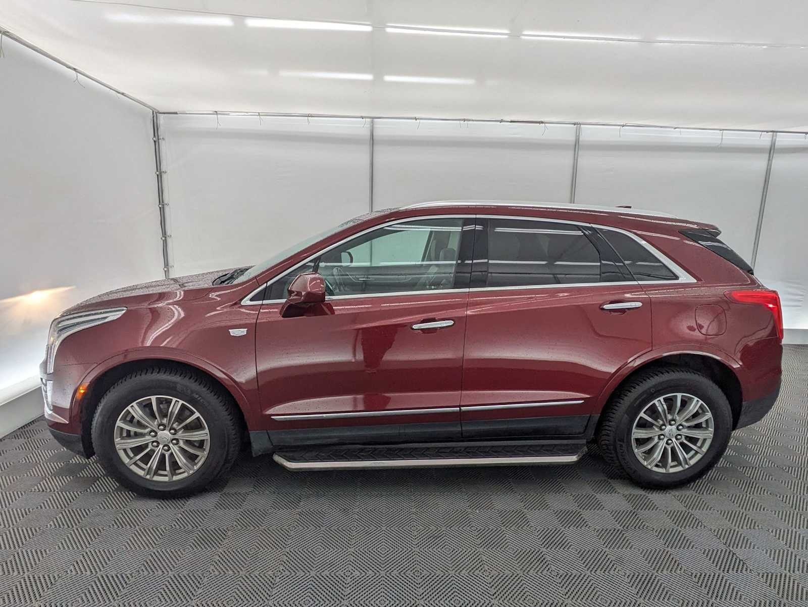 Thumbnail: 2017 Cadillac XT5 - 3