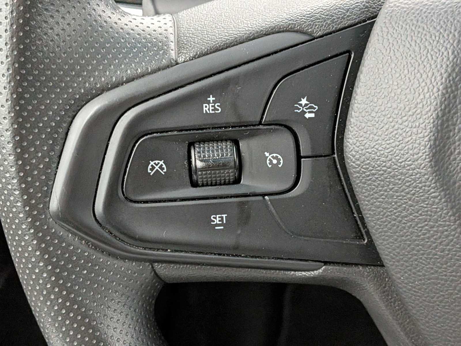 Thumbnail: 2023 Chevrolet Bolt EV - 23