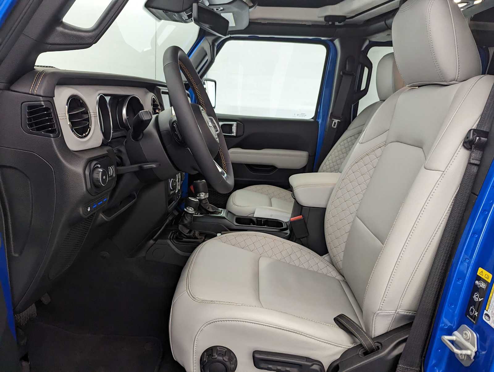 2023 Jeep Wrangler Sahara 15