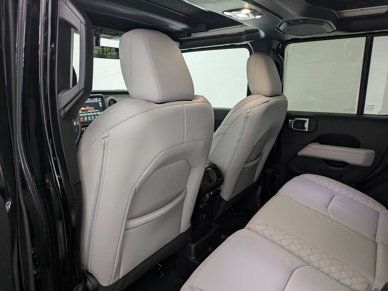 Thumbnail: 2023 Jeep Wrangler - 19