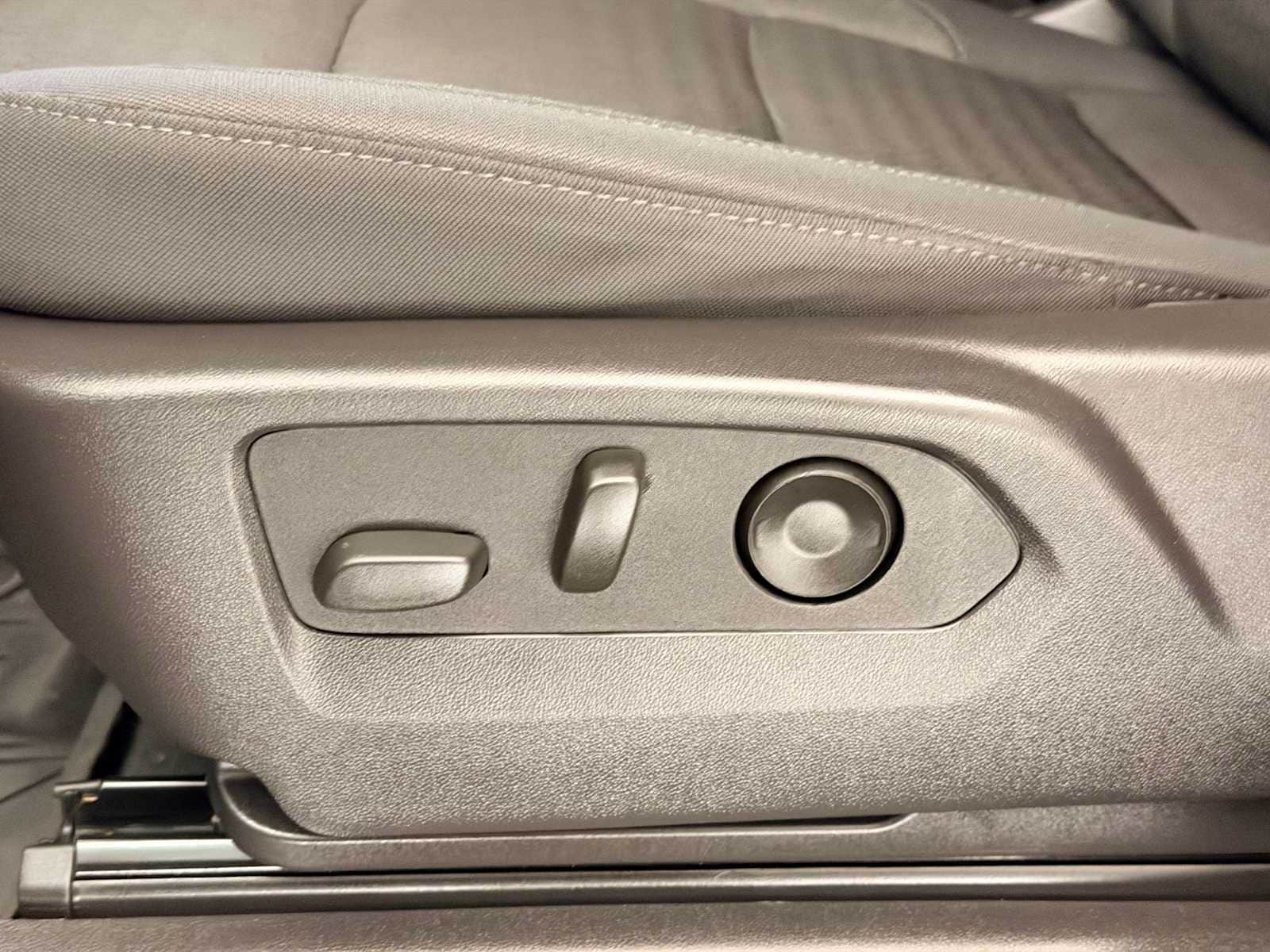 Thumbnail: 2024 Chevrolet Silverado 1500 - 19