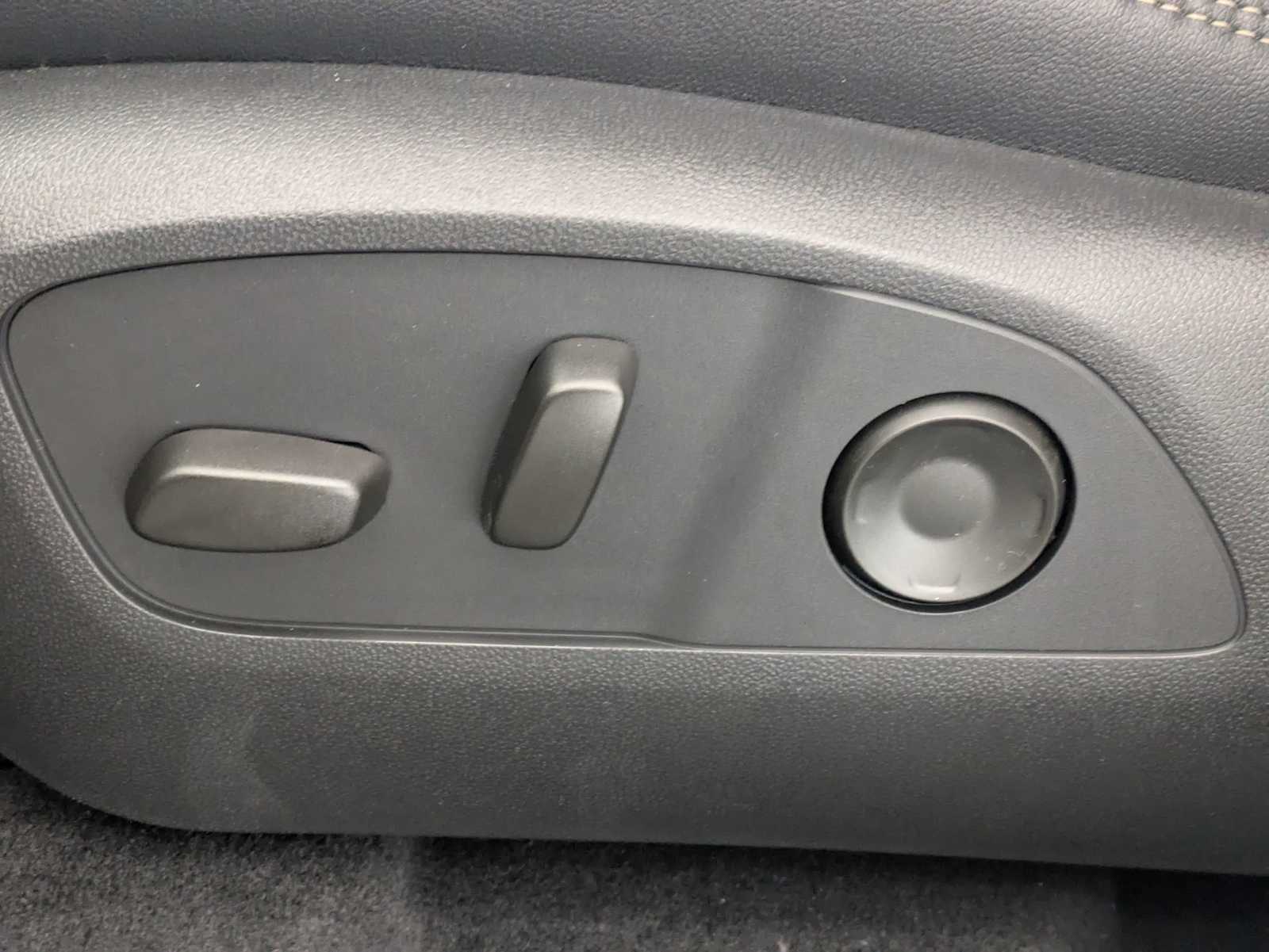 Thumbnail: 2026 Chevrolet Traverse - 17