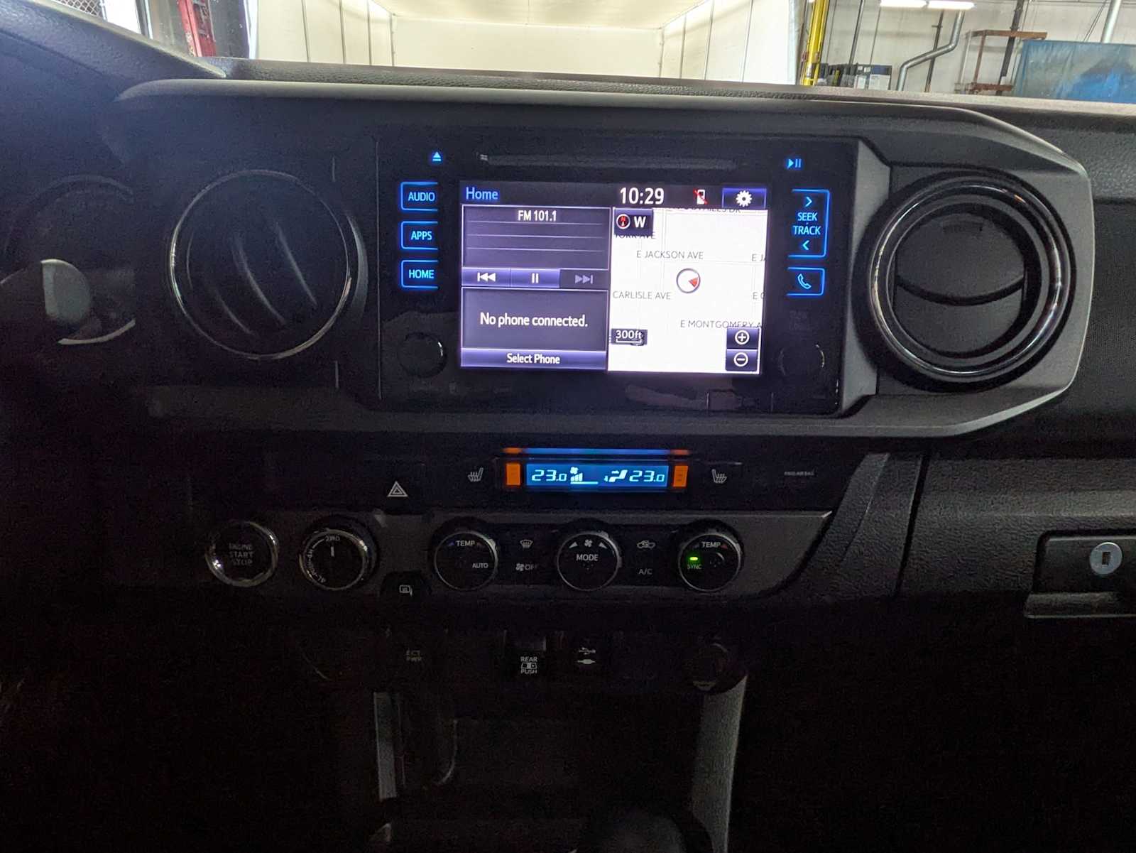 2019 Toyota Tacoma TRD Sport 29