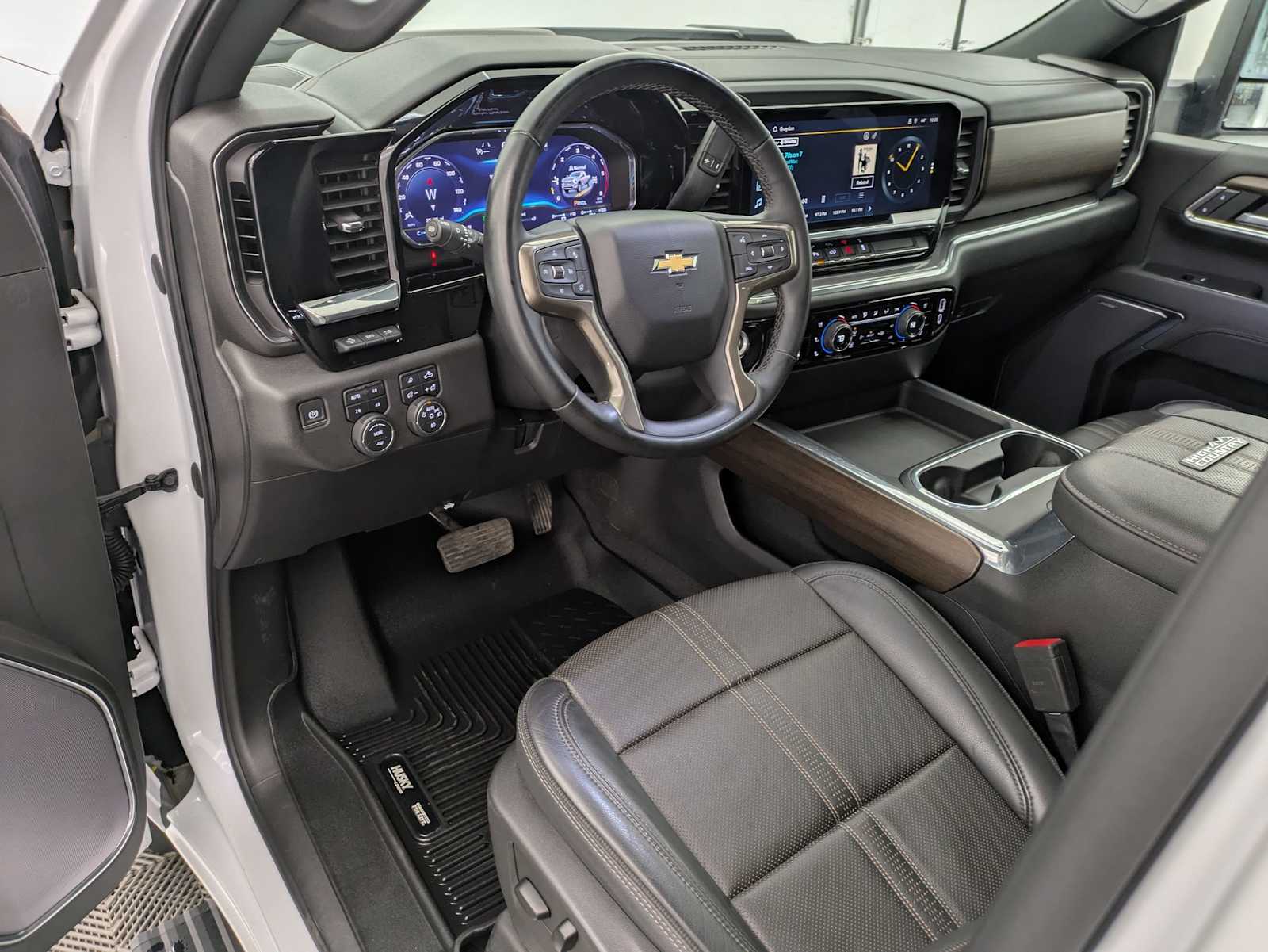 Thumbnail: 2024 Chevrolet Silverado 3500 - 2