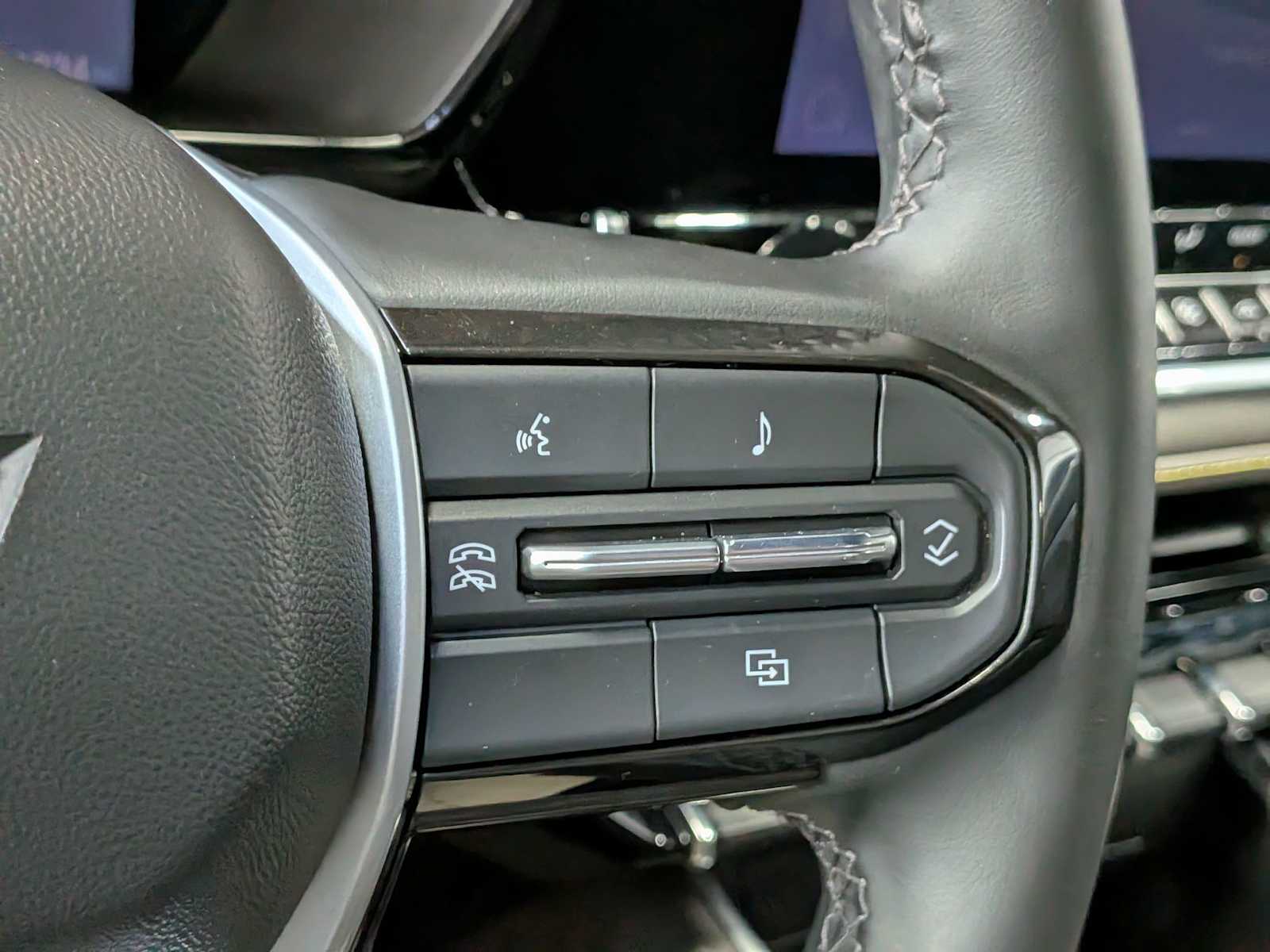 Thumbnail: 2024 Chevrolet Colorado - 28