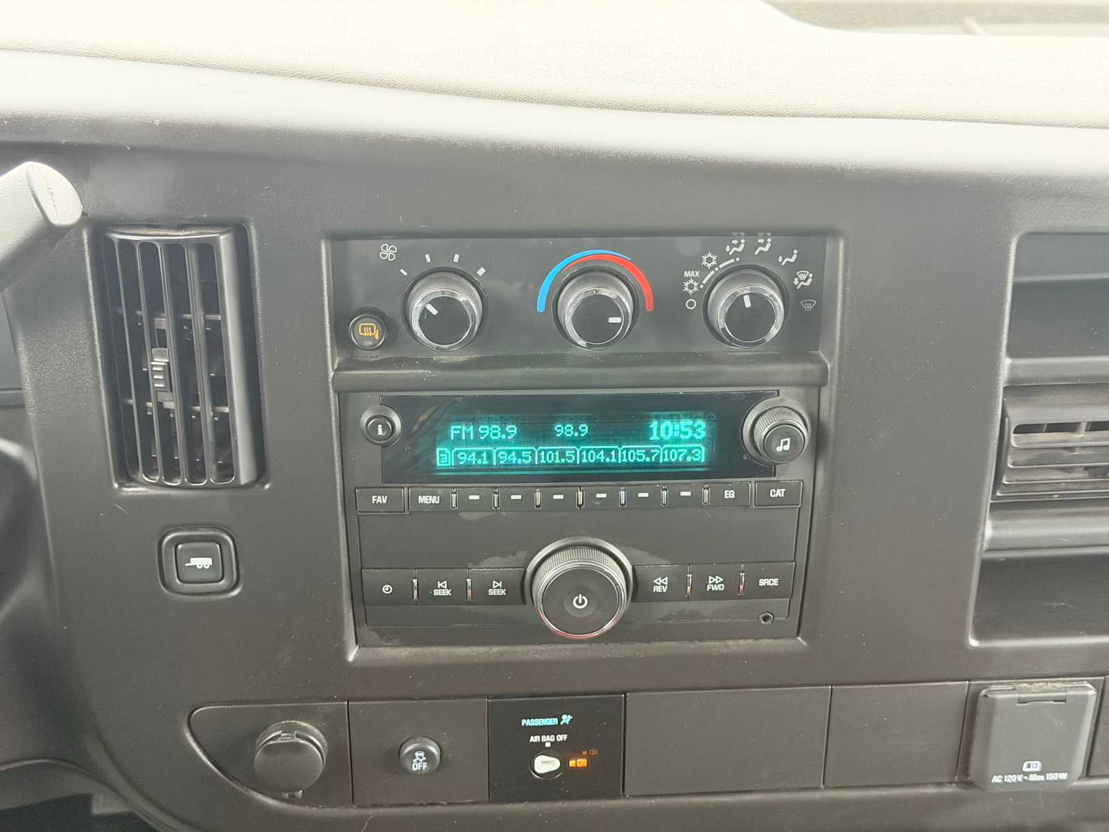 Thumbnail: 2024 GMC Savana - 22