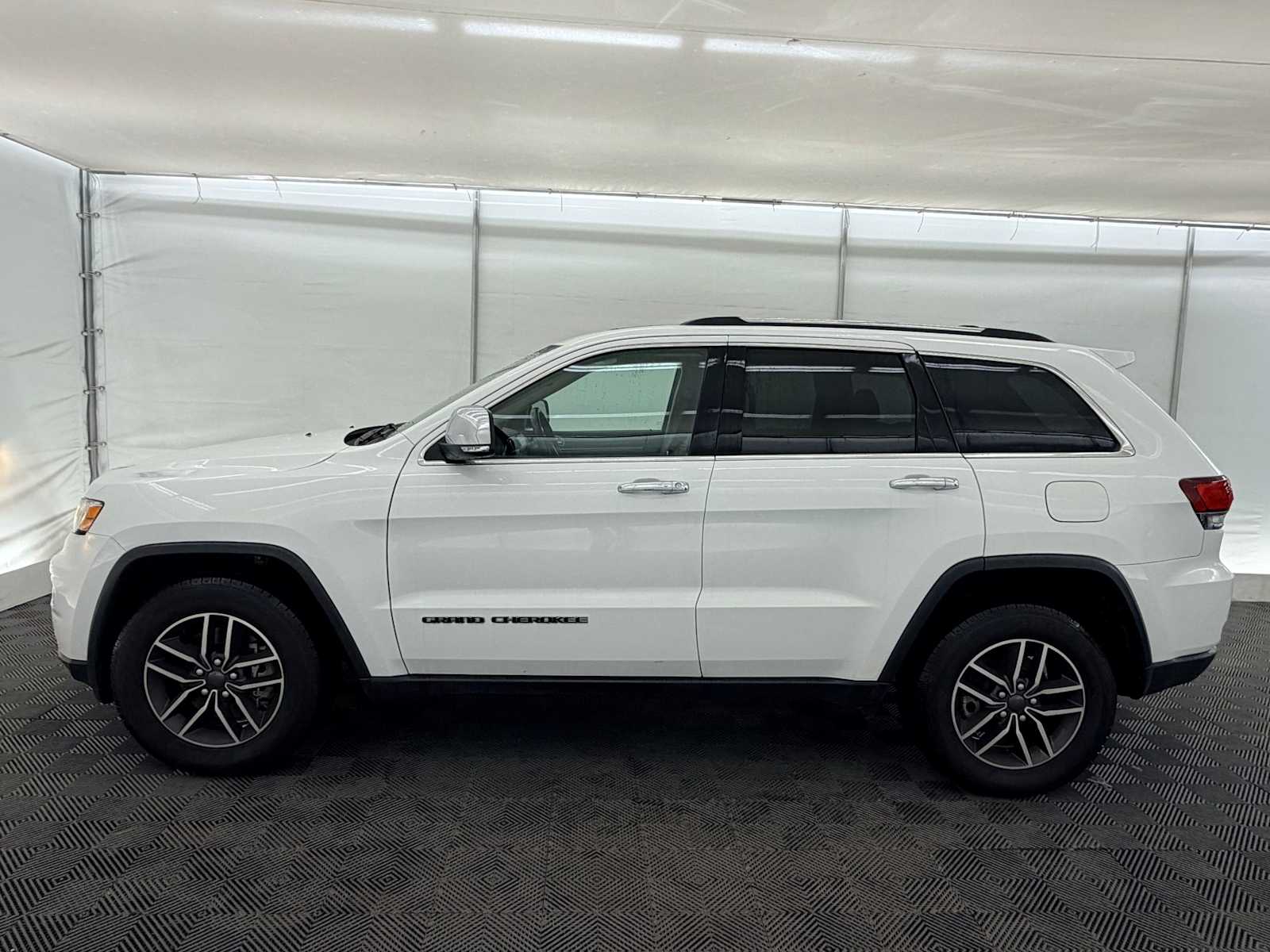 Thumbnail: 2021 Jeep Grand Cherokee - 3