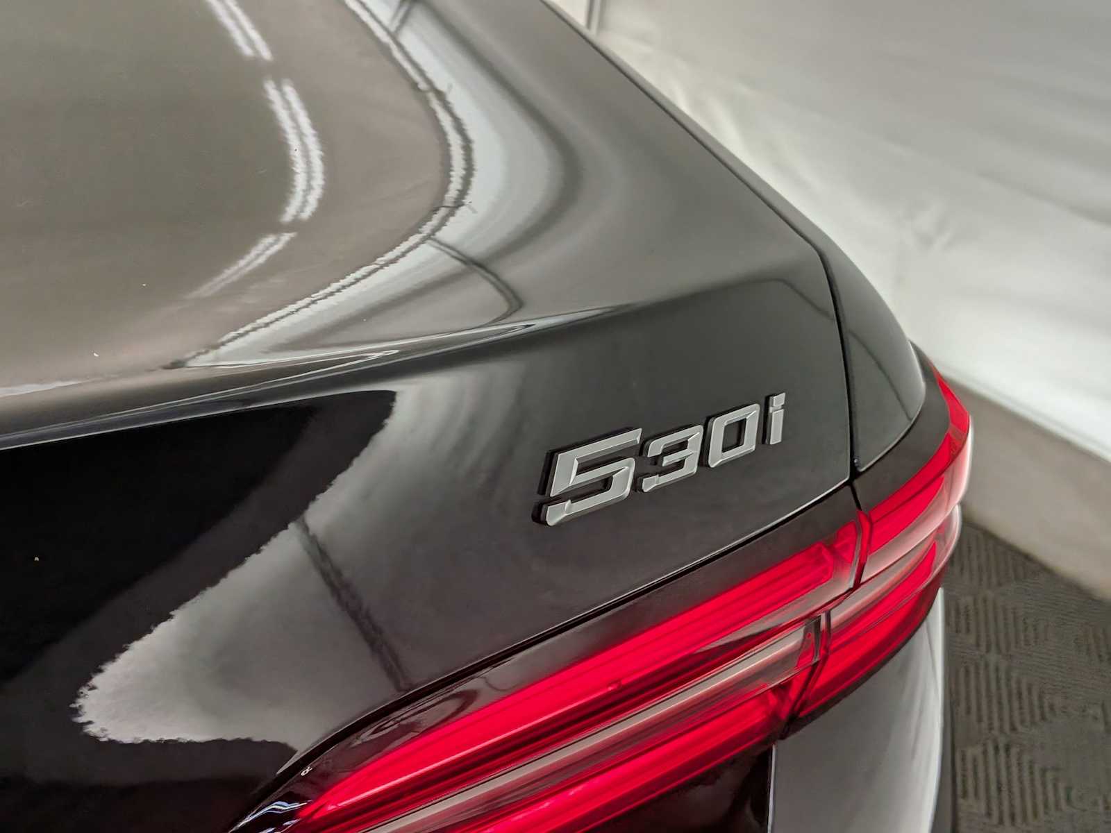 Thumbnail: 2024 BMW 5 Series - 12