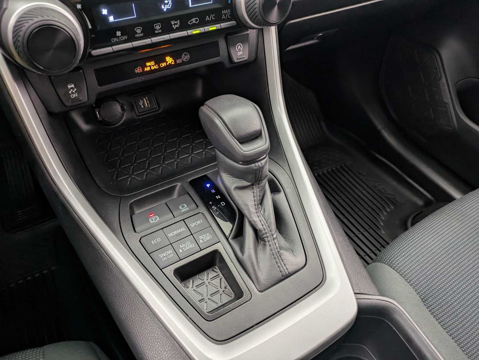 Thumbnail: 2024 Toyota RAV4 - 30