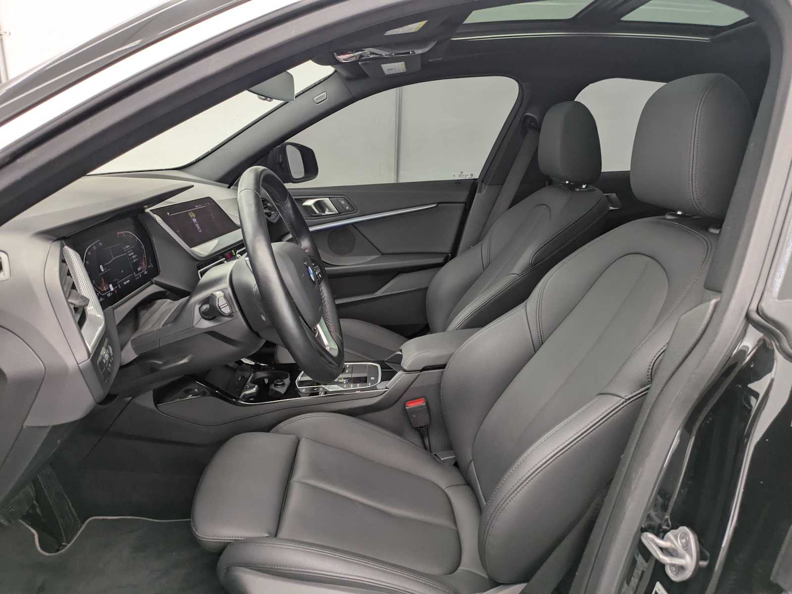 Thumbnail: 2024 BMW 2 Series - 16