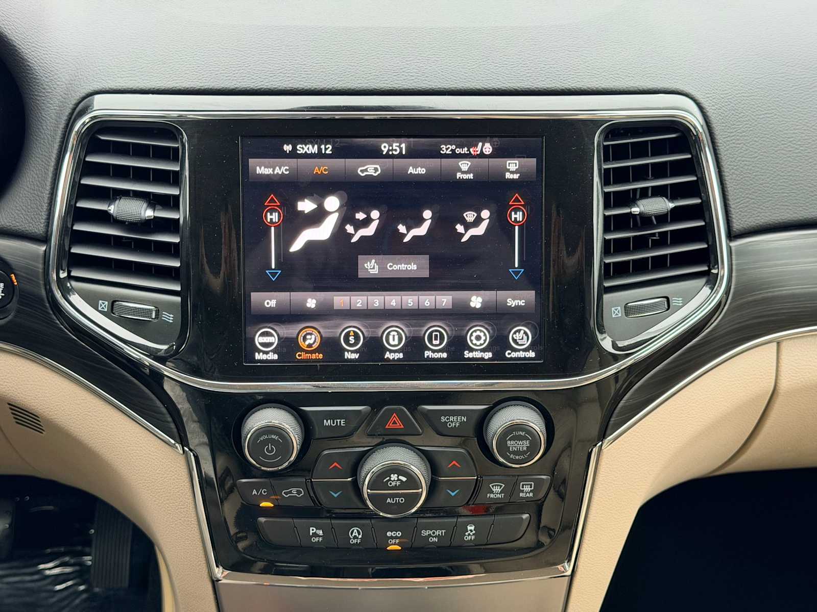 Thumbnail: 2021 Jeep Grand Cherokee - 28