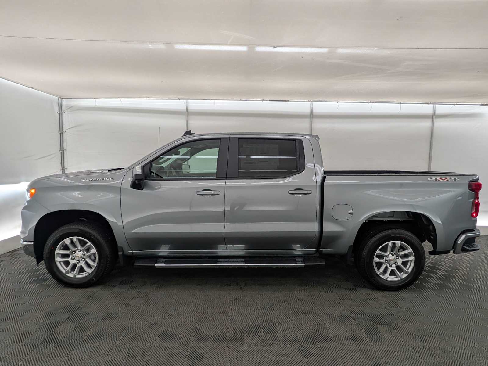 Thumbnail: 2026 Chevrolet Silverado 1500 - 3