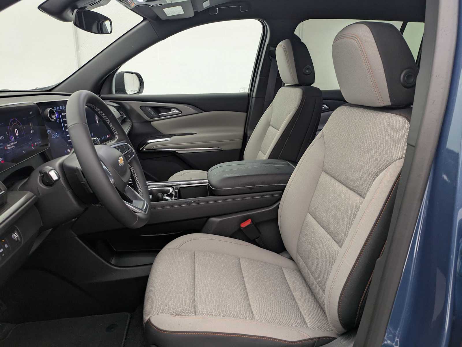 2025 Chevrolet Traverse LT 17