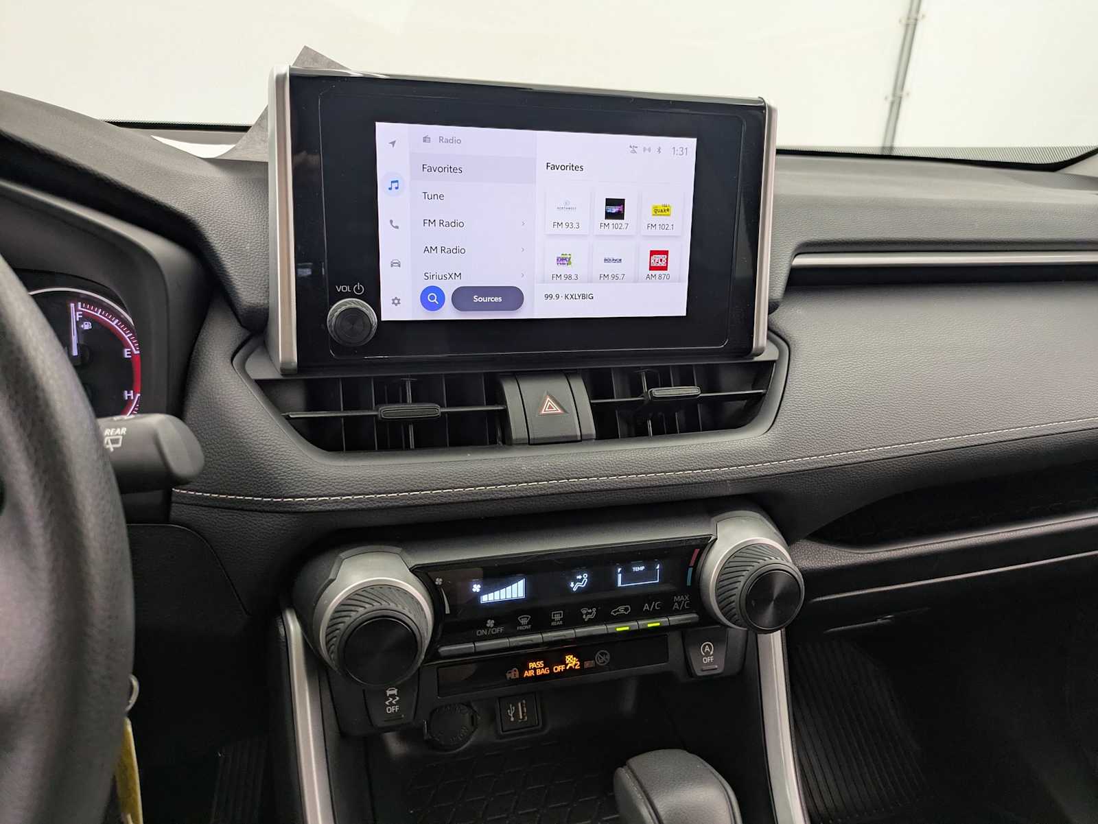 Thumbnail: 2024 Toyota RAV4 - 29