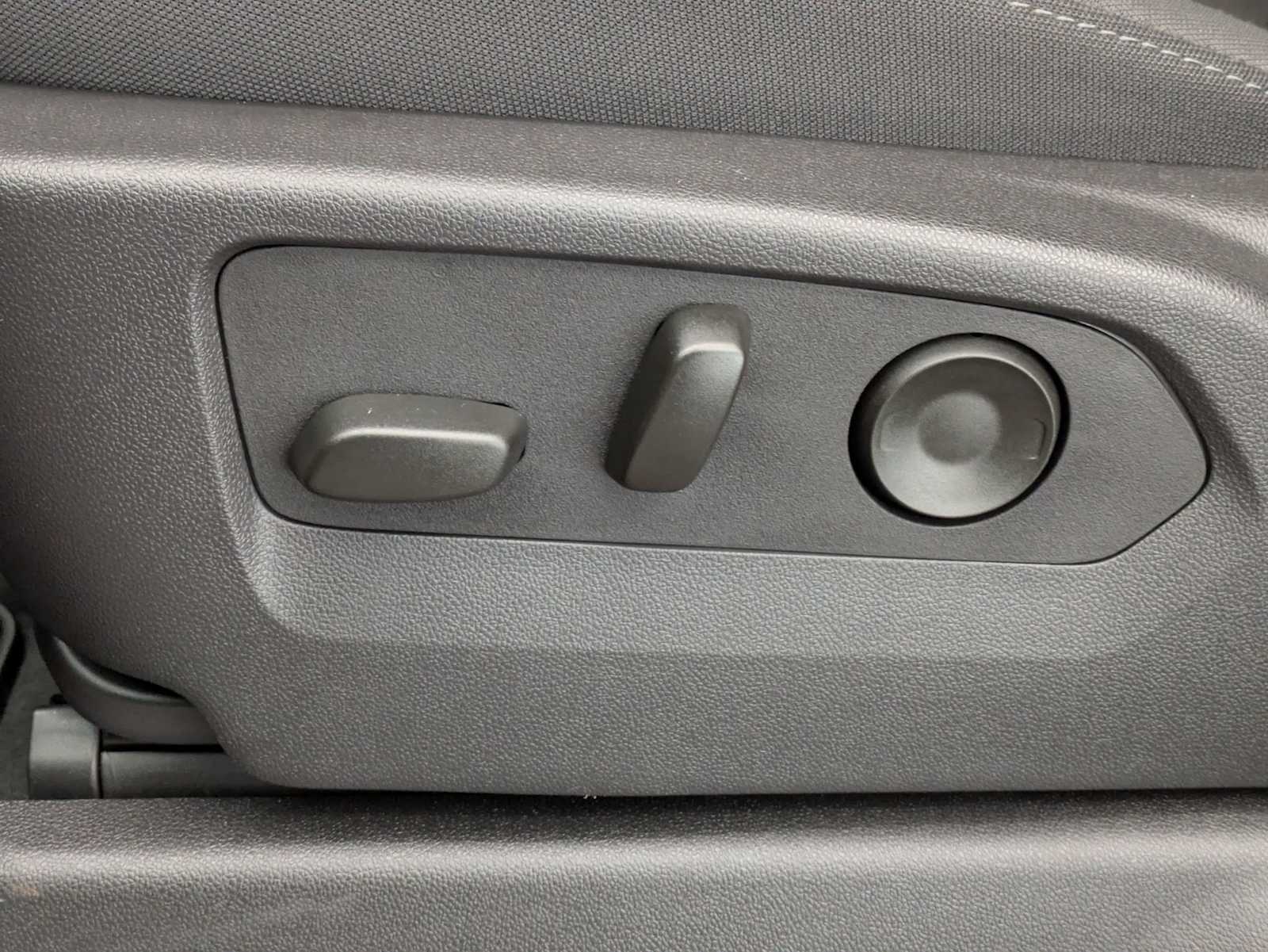 Thumbnail: 2025 Chevrolet Silverado 1500 - 19