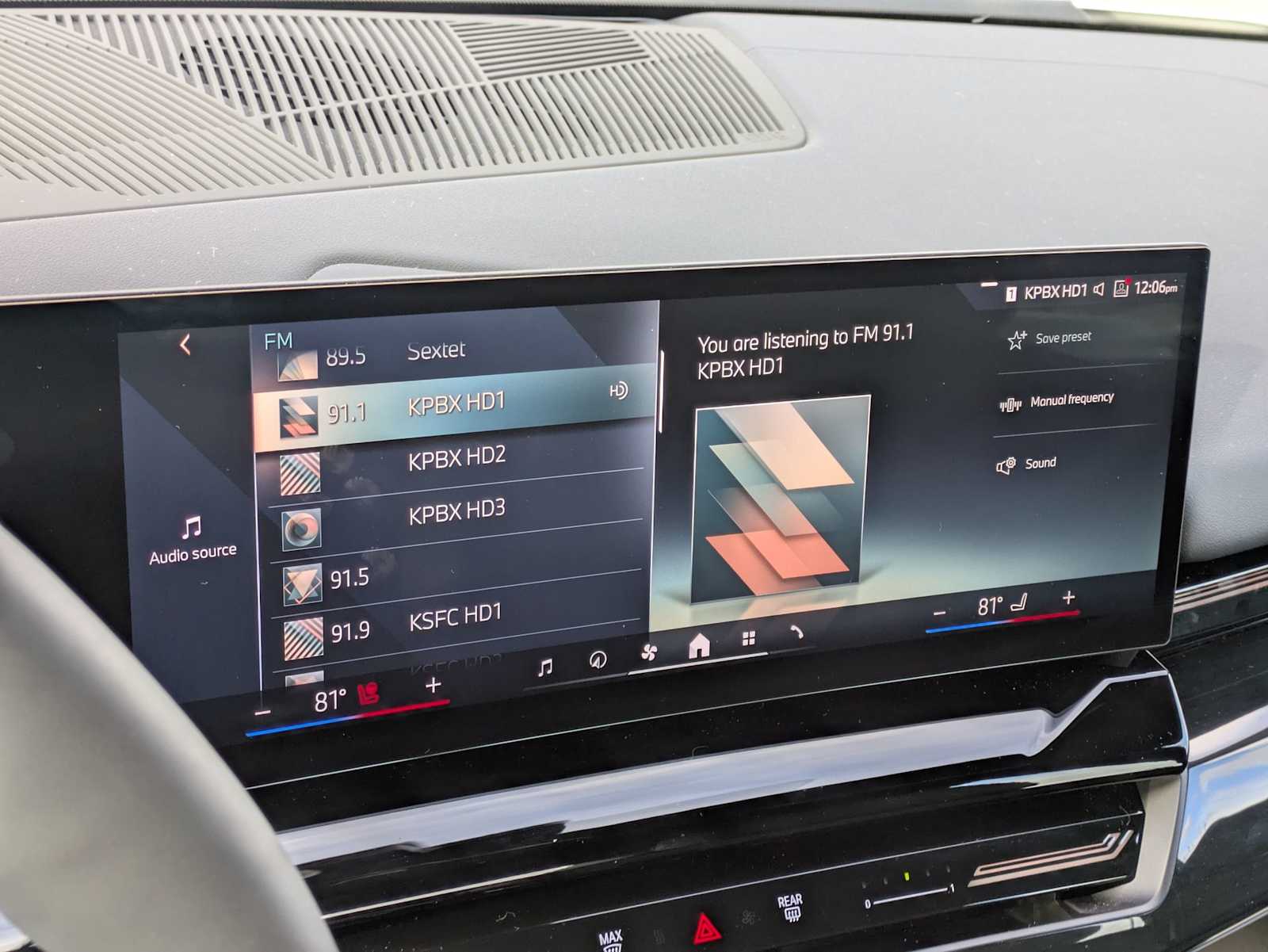 Thumbnail: 2025 BMW 5 Series - 32