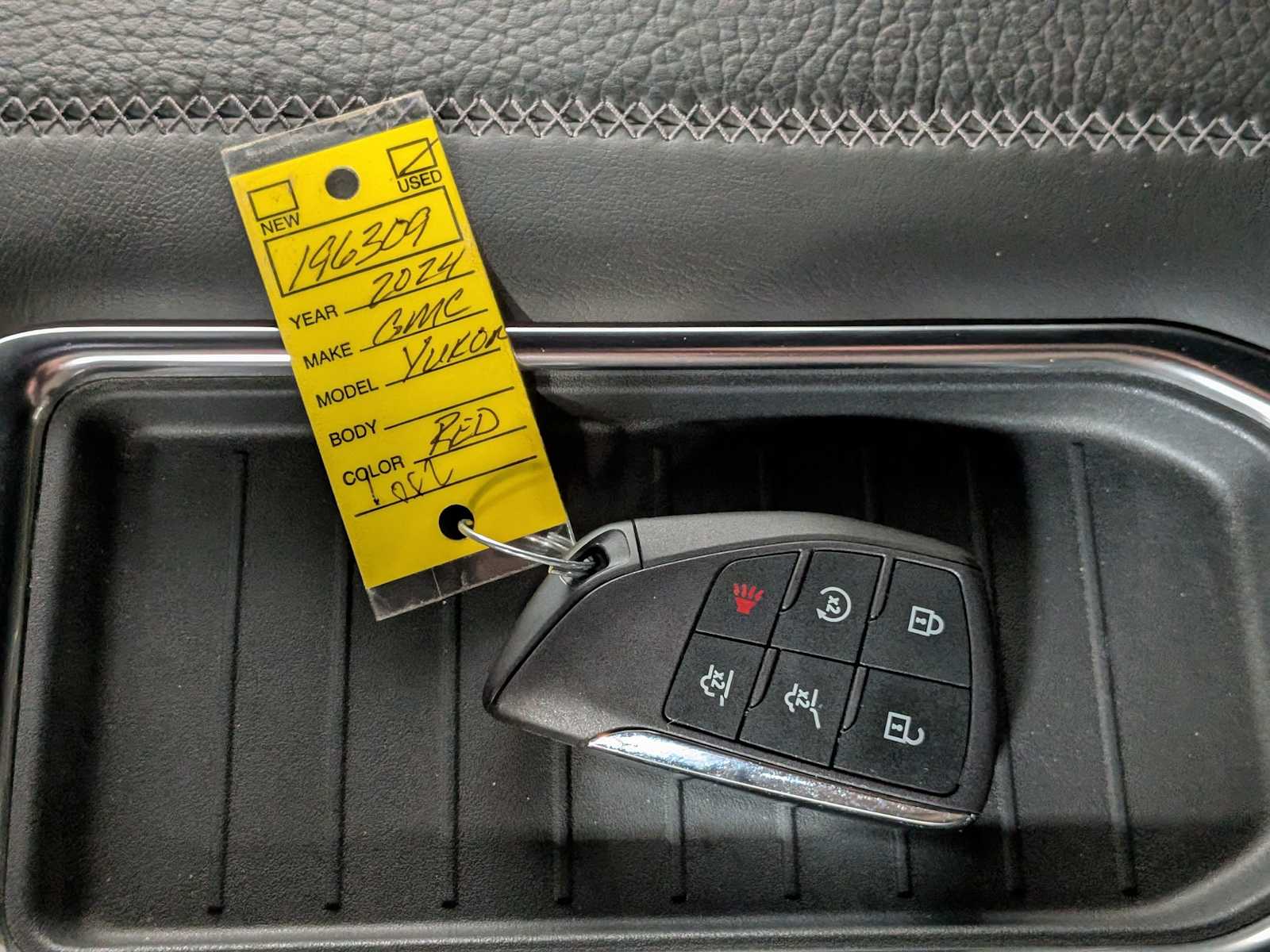 Thumbnail: 2024 GMC Yukon - 36