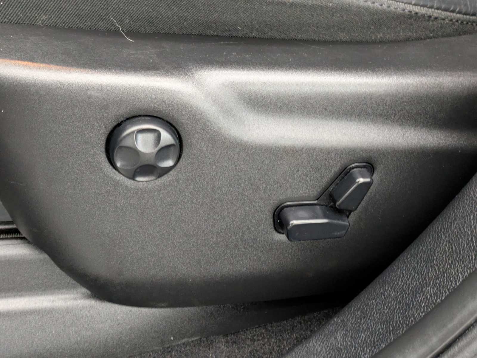 Thumbnail: 2019 Dodge Durango - 18