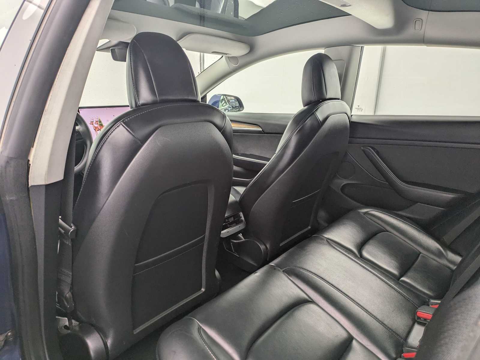 Thumbnail: 2022 Tesla Model 3 - 16