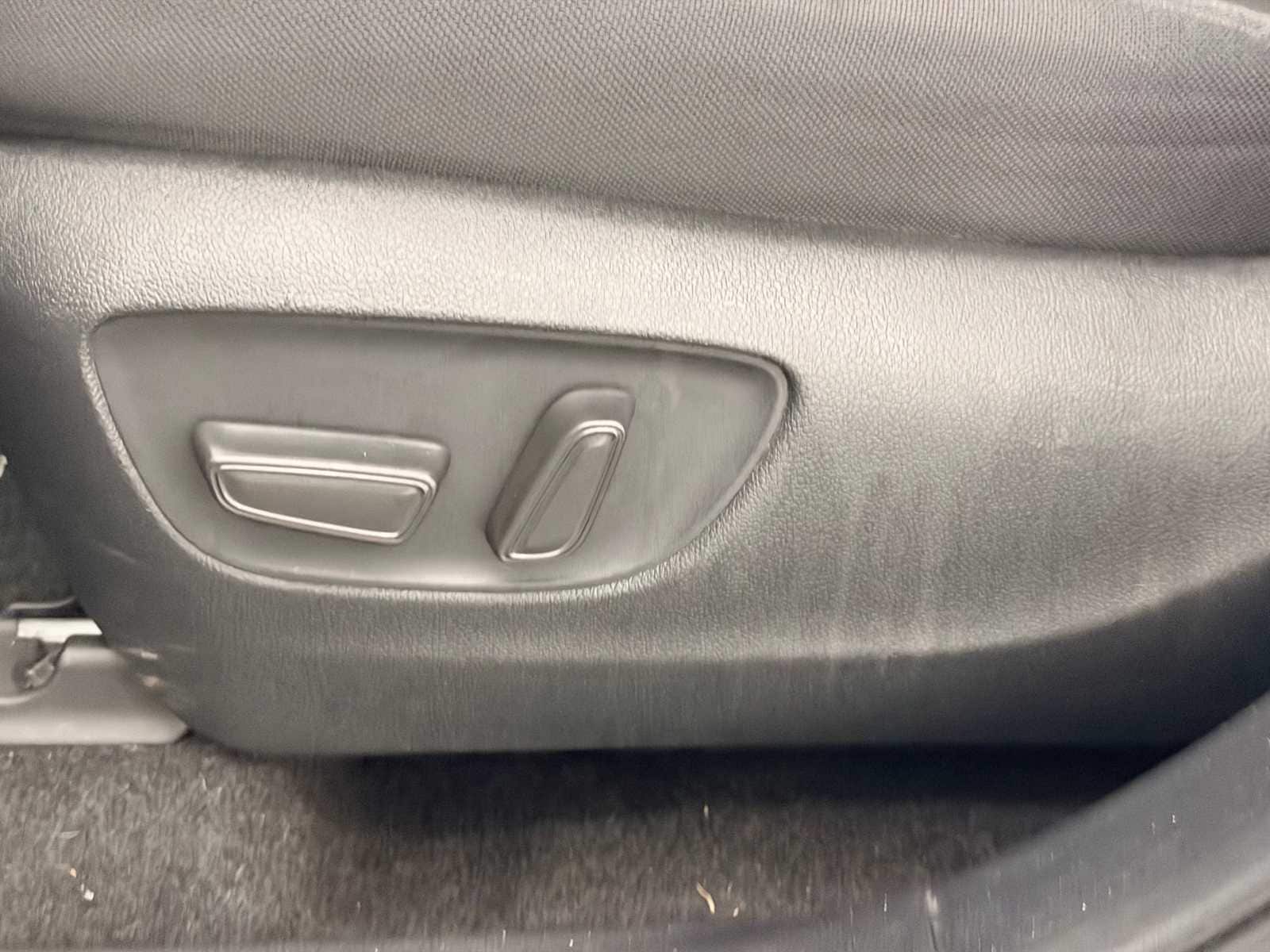 Thumbnail: 2024 Toyota Highlander - 18